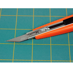 Plastic Cutter with Plastic Cutting Blade and Precision Knife Blade